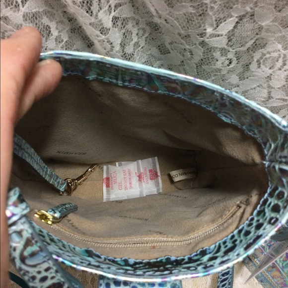 $FIRM$ - NO OFFERS NWT $FIRM$ BRAHMIN WONDERLAND CROSSBODY & WALLET - Picture 7 of 10